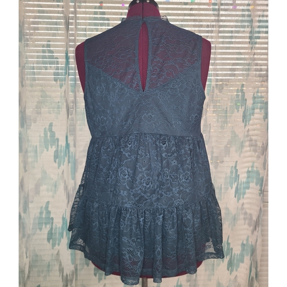 Torrid - Lace top - Picture 2 of 7